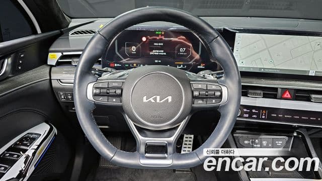 Kia K5 2023 — ფოტო 13/20