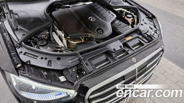 Mercedes-Benz S-Class 2024 — Photo 17/20