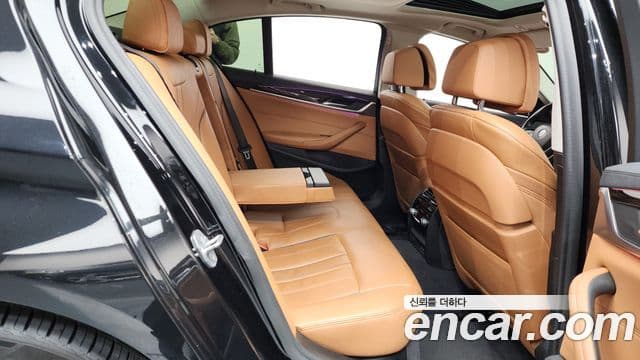 BMW 5 Series 2021 — Фото 12/20