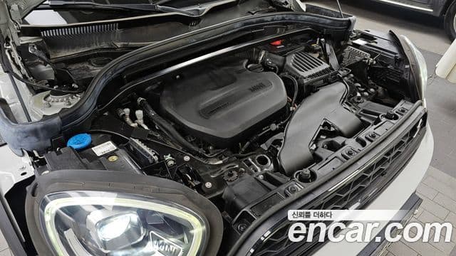 Mini Cooper SD Countryman 2020 — ფოტო 6/20