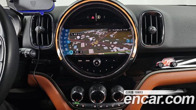 Mini Cooper SD Countryman 2020 — ფოტო 14/20