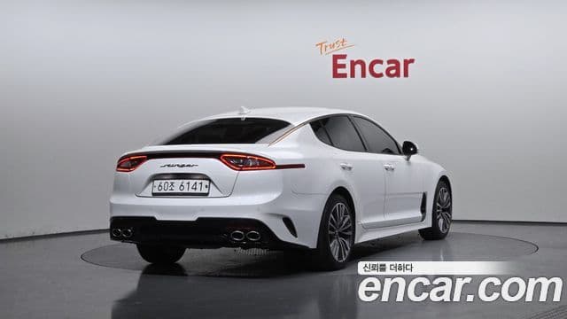 Kia Stinger 2018 — Şəkil 2/20