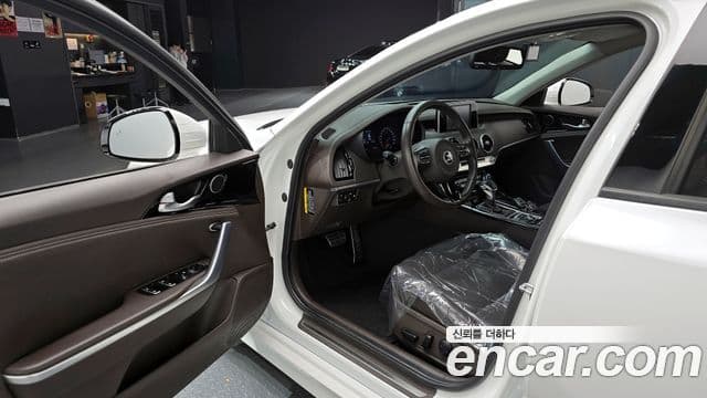 Kia Stinger 2018 — Şəkil 10/20