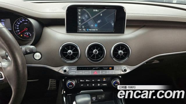 Kia Stinger 2018 — Şəkil 15/20