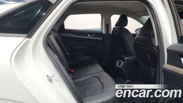 Kia K5 2021 — Şəkil 12/20