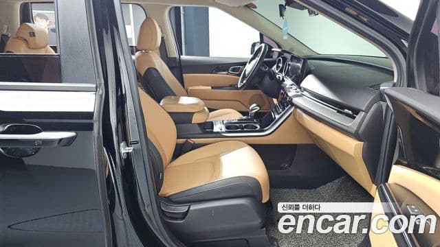 Kia Carnival 2022 — Фото 11/20
