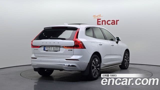 Volvo XC60 2022 — Şəkil 1/20