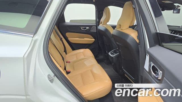 Volvo XC60 2022 — Şəkil 6/20