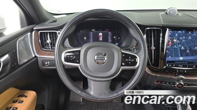 Volvo XC60 2022 — Şəkil 17/20