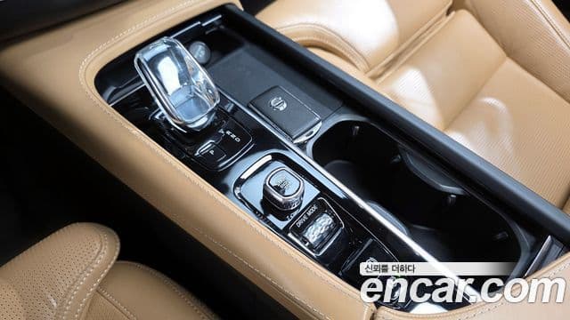 Volvo XC90 2021 — Photo 5/20