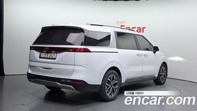 Kia Carnival 2021 — Фото 2/20