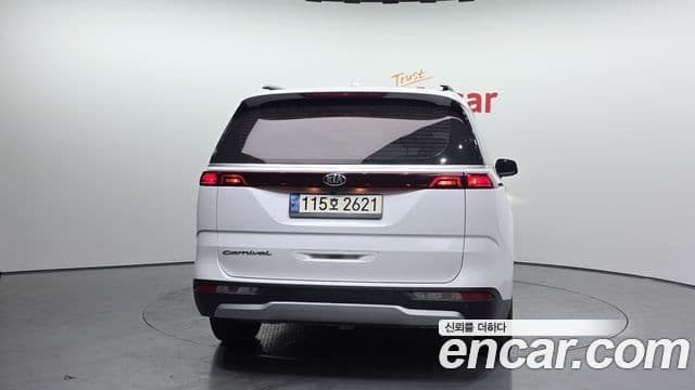 Kia Carnival 2021 — Фото 4/20