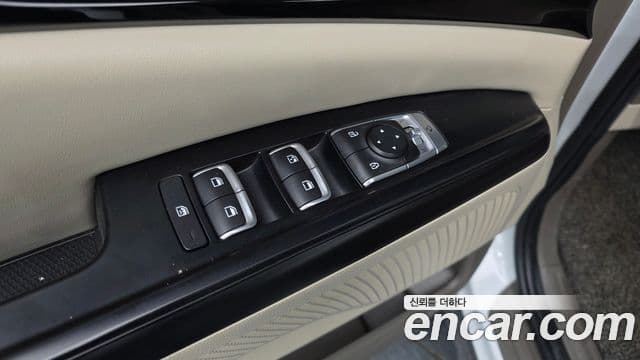 Kia Carnival 2021 — Фото 11/20