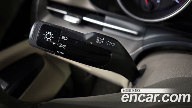 Kia Carnival 2021 — Фото 13/20