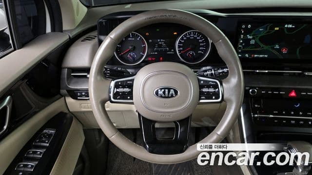 Kia Carnival 2021 — Фото 17/20