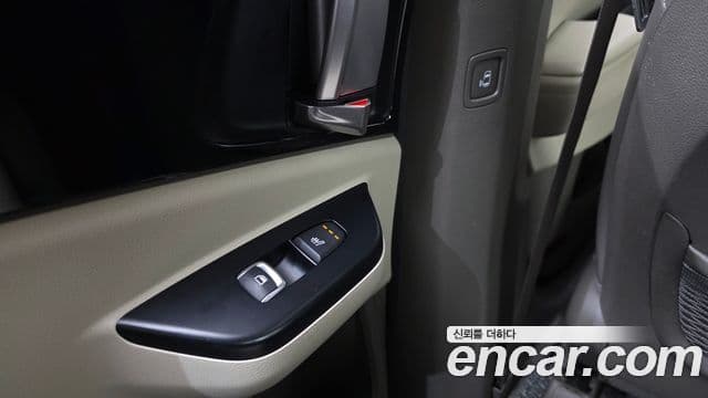 Kia Carnival 2021 — Фото 18/20