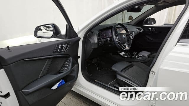 BMW 1 Series 2023 — Şəkil 10/20