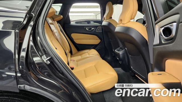 Volvo XC60 2020 — Şəkil 12/20