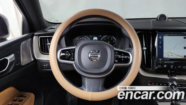 Volvo XC60 2020 — Şəkil 13/20
