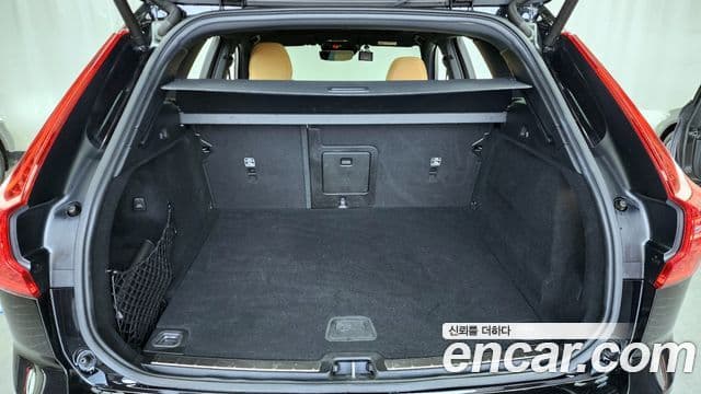 Volvo XC60 2020 — Şəkil 20/20