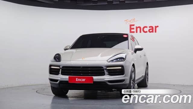 Porsche Cayenne 2021 — ფოტო 13/20