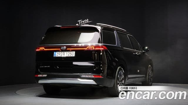 Kia Carnival 2020 — Фото 2/20