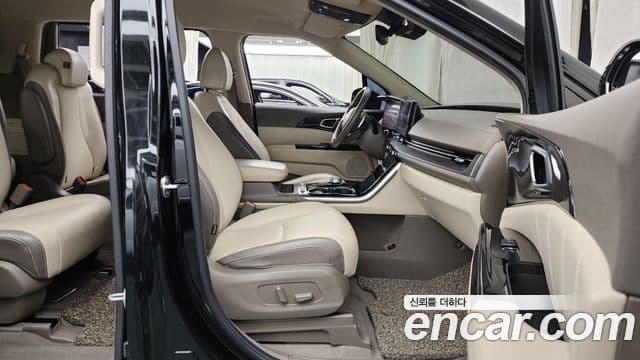 Kia Carnival 2020 — Фото 11/20