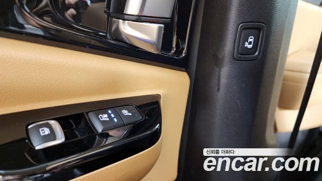 Kia Carnival 2022 — Фото 19/20