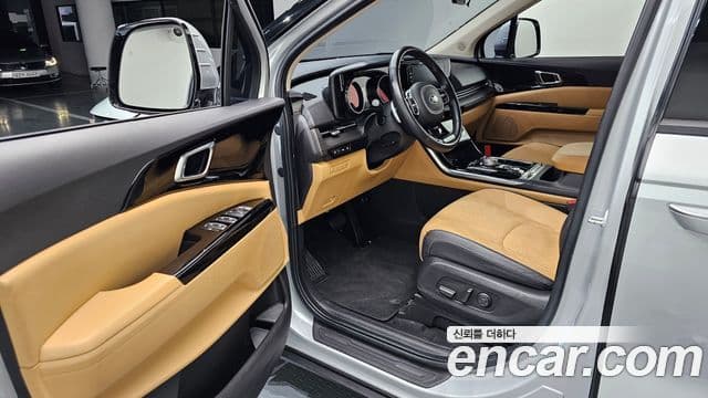 Kia Carnival 2020 — ფოტო 11/20