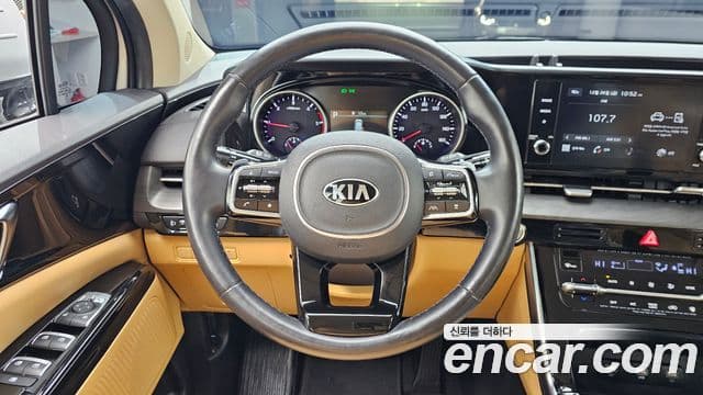 Kia Carnival 2020 — ფოტო 16/20