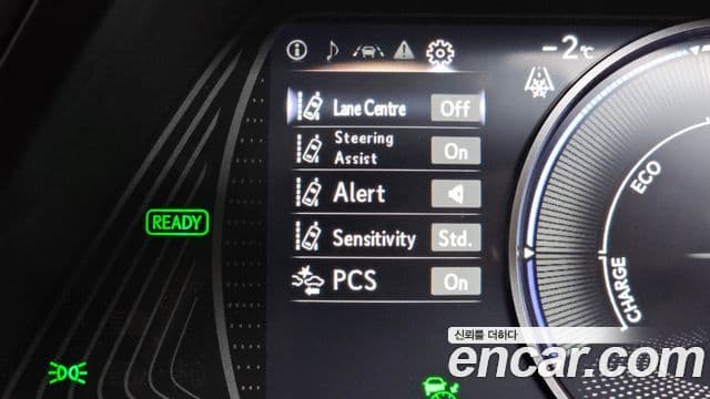 Lexus UX250h 2019 — ფოტო 16/20