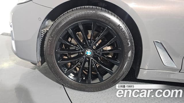 BMW 5 Series 2021 — ფოტო 5/20