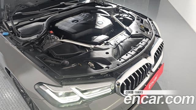 BMW 5 Series 2021 — ფოტო 6/20