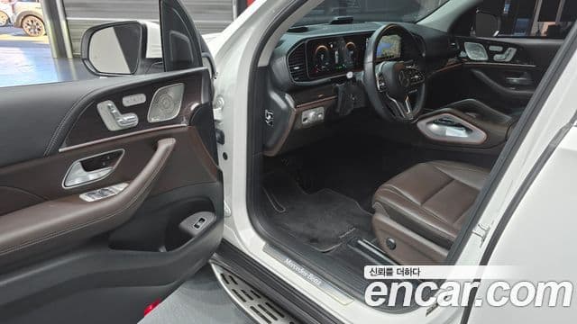 Mercedes-Benz GLE-Class 2023 — ფოტო 11/20