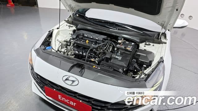 Hyundai The New Avante Hybrid 2021 — ფოტო 10/20