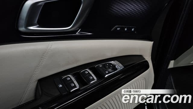 Kia Carnival 2020 — ფოტო 17/20