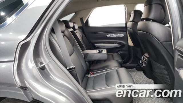 Genesis GV70 2022 — Şəkil 14/20