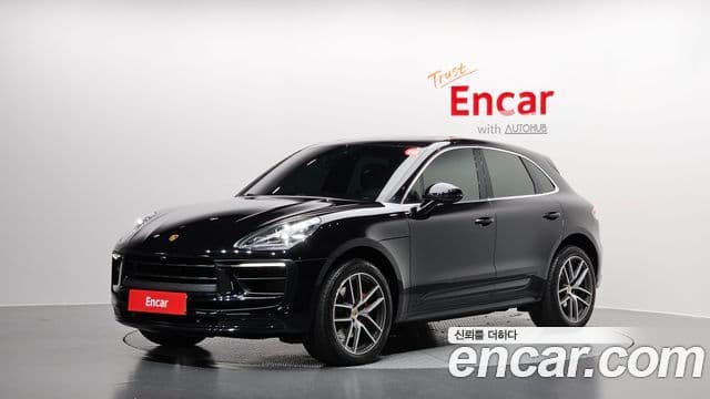 Porsche Macan 2022 — Фото 1/20
