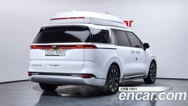 Kia Carnival 2021 — ფოტო 7/20