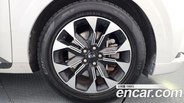 Kia Carnival 2021 — ფოტო 9/20