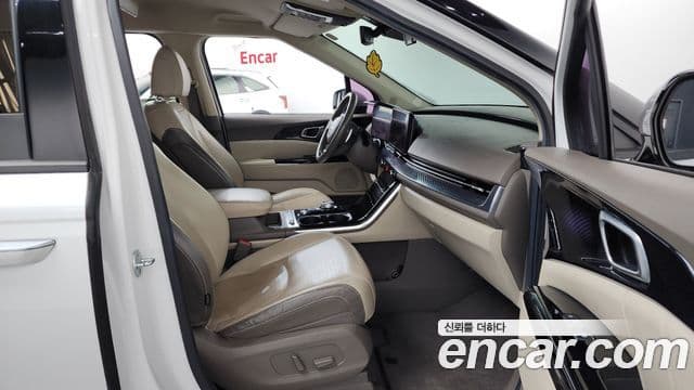 Kia Carnival 2021 — ფოტო 3/20