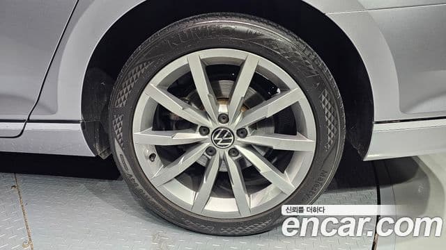Volkswagen Passat GT 2022 — фото 5 из 20