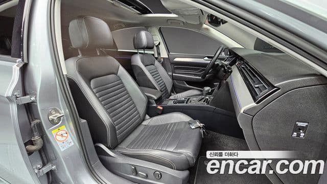 Volkswagen Passat GT 2022 — фото 10 из 20