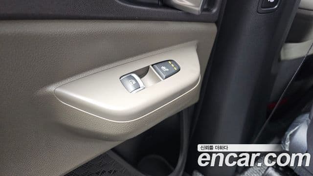 Kia Carnival 2024 — ფოტო 18/20