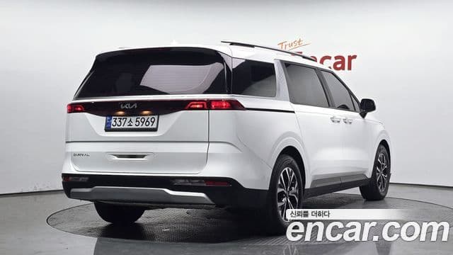 Kia Carnival 2023 — Фото 2/20