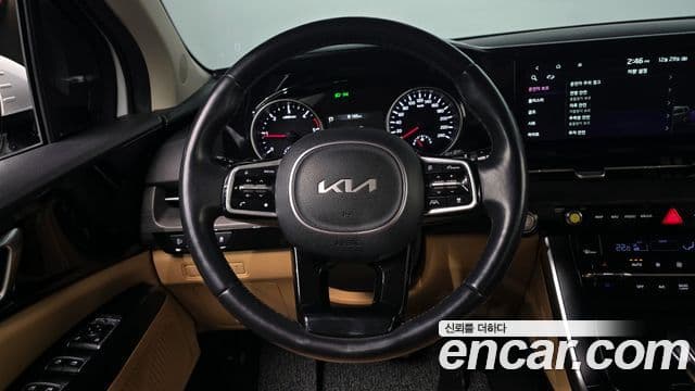 Kia Carnival 2023 — Фото 13/20