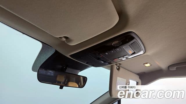 Kia Carnival 2023 — Фото 18/20