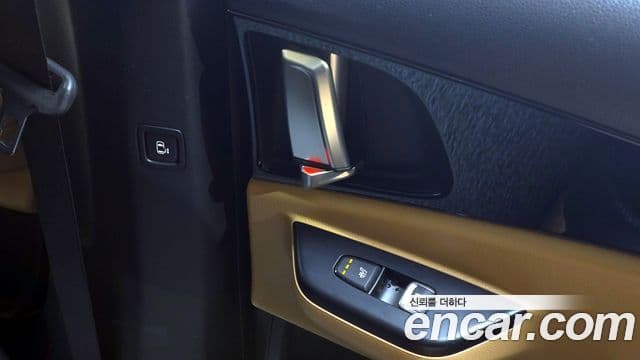 Kia Carnival 2023 — Фото 19/20
