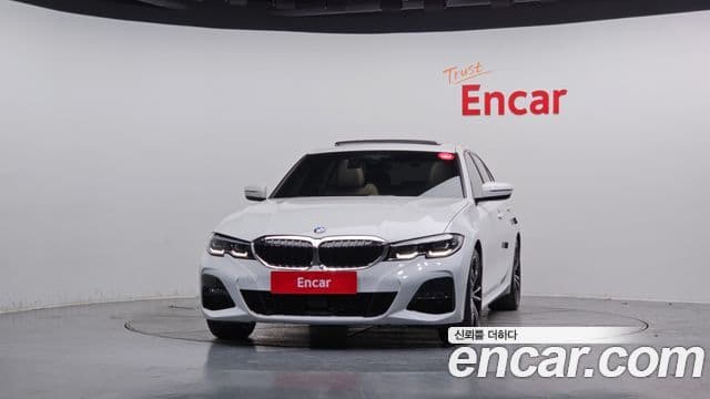 BMW 3 Series 2022 — ფოტო 16/20