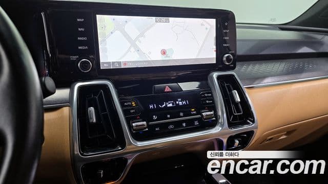 Kia Sorento 2021 — Şəkil 17/20
